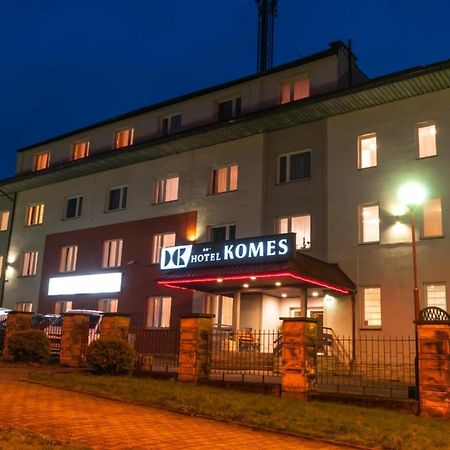 Hotel Komes Skarżysko-Kamienna Exteriör bild