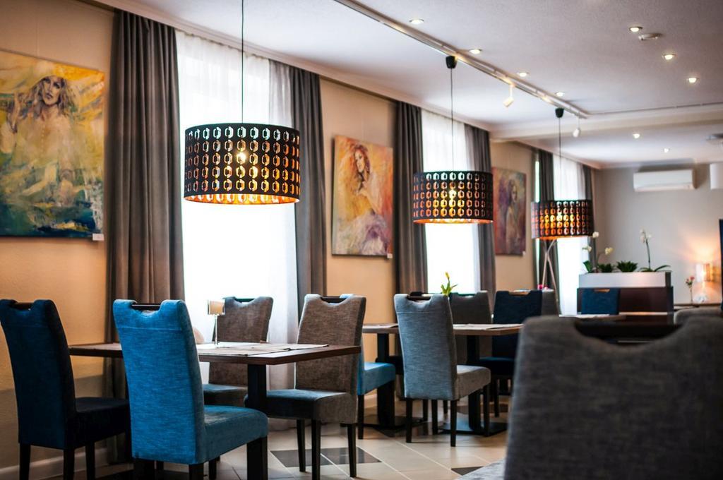 Hotel Komes Skarżysko-Kamienna Exteriör bild