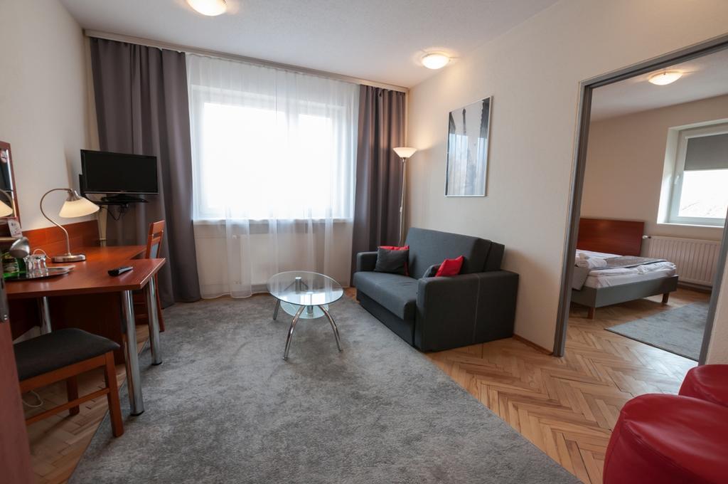 Hotel Komes Skarżysko-Kamienna Exteriör bild